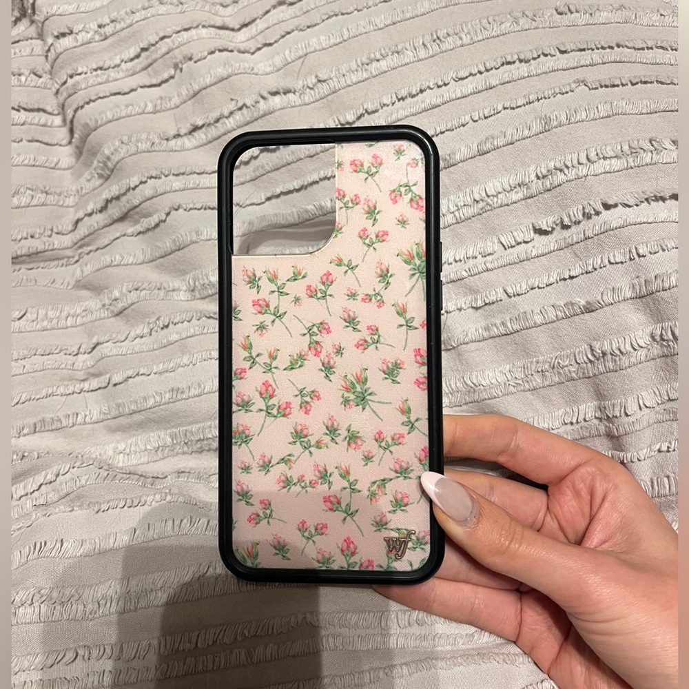 Wildflower phone case for IPhone 13 Pro Max
Great condition